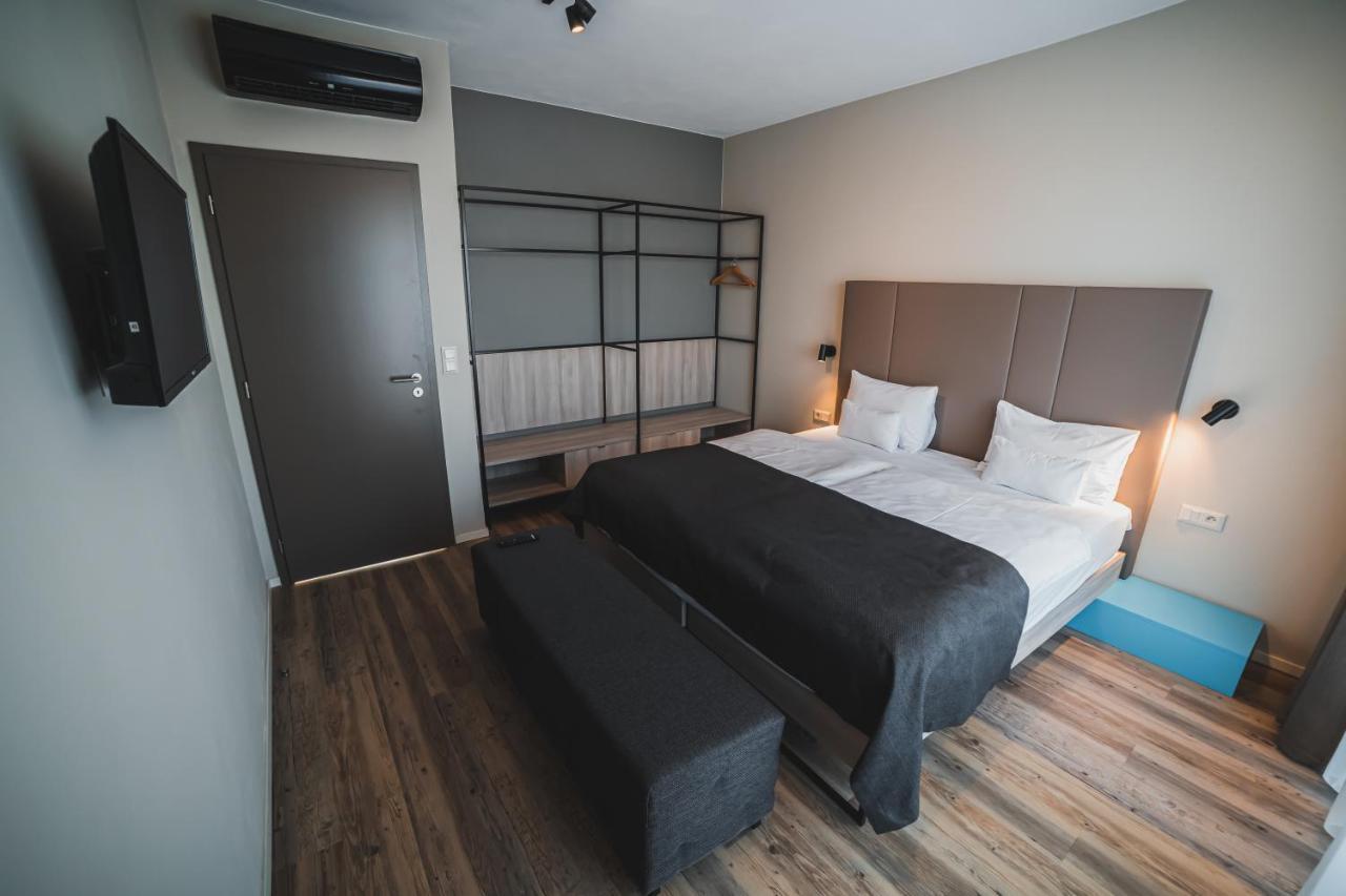 Avenue Pallova 28 Hotel 4*